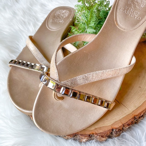 Vince Camuto Eddinal Metal Beige Sandal Gold 10 - Picture 3 of 6
